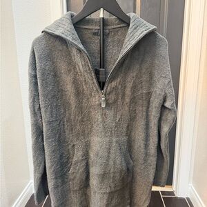 Barefoot Dreams Men's Zip-Neck Sweater Hoodie in Charcoal Gray